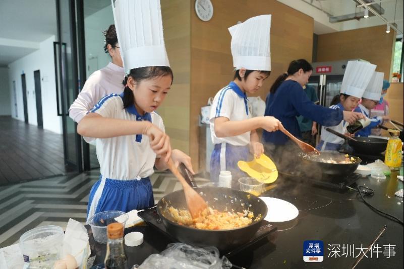  厨艺进阶指南：如何通过一次蛋炒饭实现家庭教育质变 情感心理