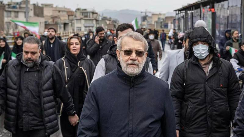  德黑兰街头风雨中前行，伊朗高层集体现身声援巴勒斯坦。 新闻