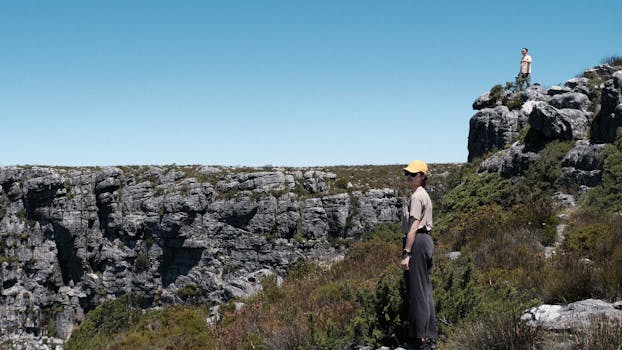  美联储权力交接悬而未决；特朗普与鲍威尔对峙升级，谁将率先让步。 股票财经