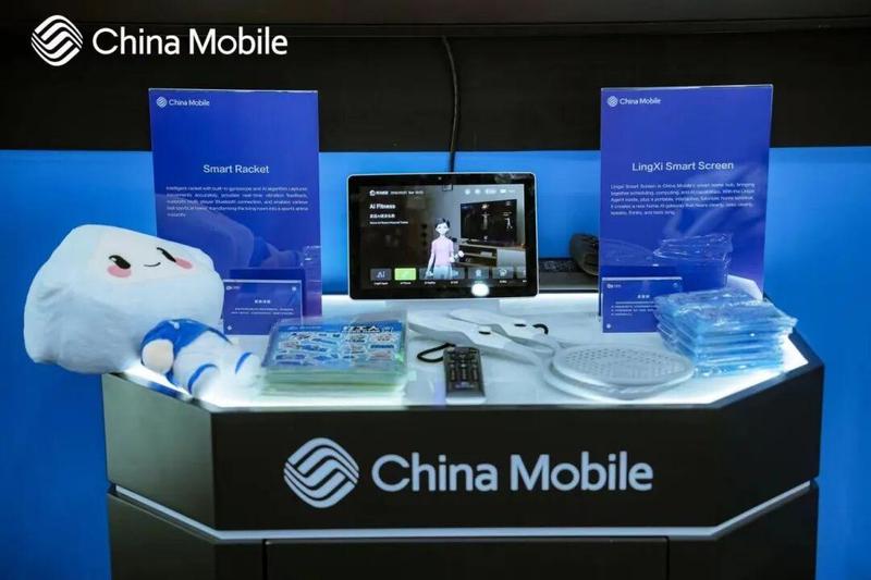 家庭AI入口悄然转变;灵犀屏以中枢姿态登场,中国移动生态优势凸显。 IT技术 家庭AI入口悄然转变;灵犀屏以中枢姿态登场,中国移动生态优势凸显。 IT技术