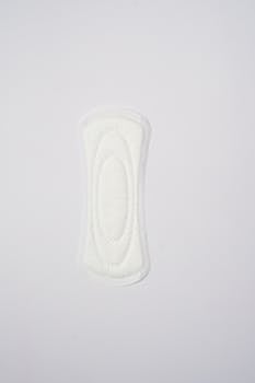 光纤光缆市场供需格局优化；5G相关ETF表现突出。