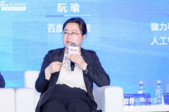 拒绝流量崇拜：大模型重塑个人边界的哲学审视