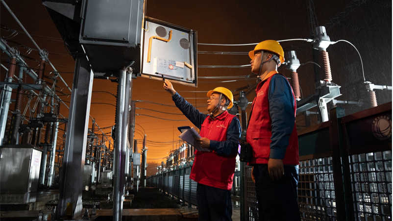  【深度技术解析】可灵3.0发布：AI模型进化背后的技术跃迁与产业格局重塑 IT技术