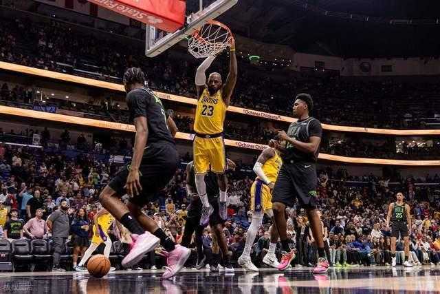  技术解码：詹姆斯41岁单核带队模式的战术适配与效能分析 体育新闻