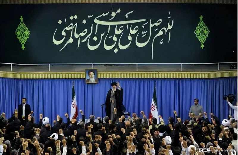  【深度复盘】特朗普与卡尔森决裂全记录：从“神选之人”到“低智商”的180天路线图 新闻