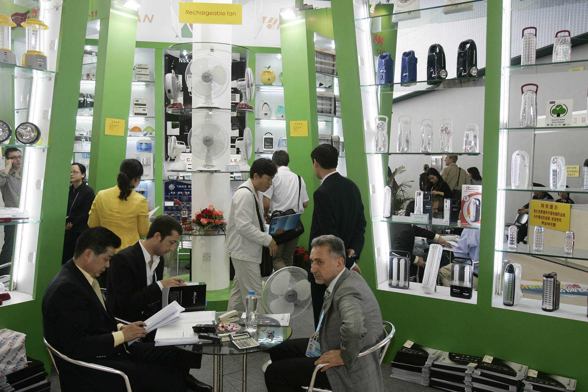  【技术深挖】从广交会看中国机器人出海：价格腰斩背后的产业链重构与具身智能爆发 IT技术